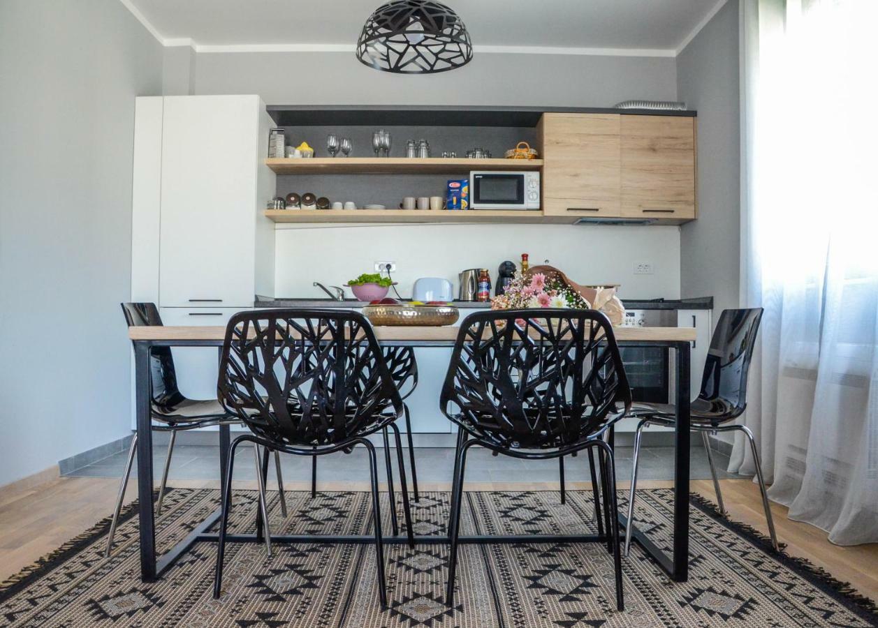 Premium-Designed Apartments Tivat Bagian luar foto